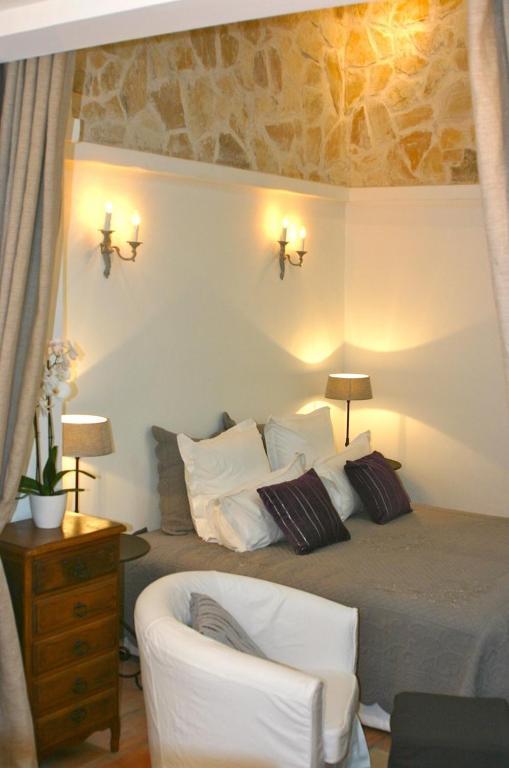 Mougins Village Holiday Lets Nizza Zimmer foto